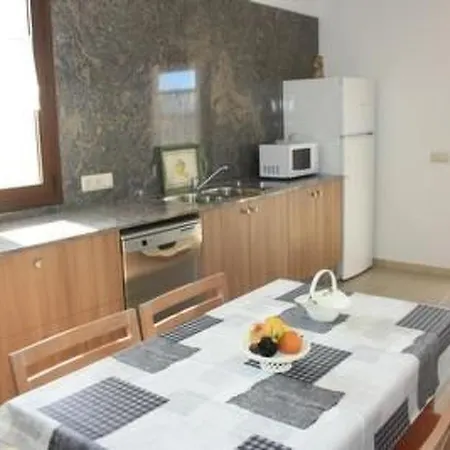 Laendliche Mit Eigenem Schwimmbad By Interhome Nyaraló